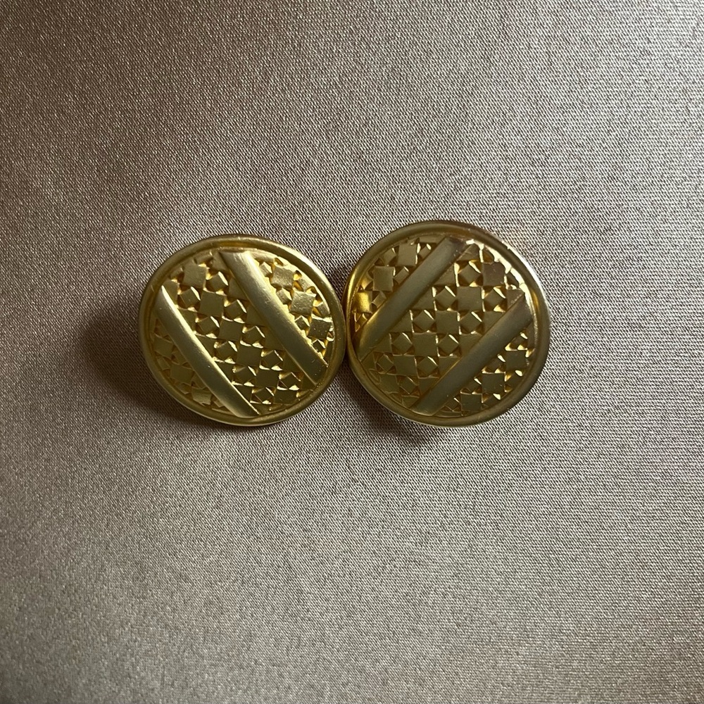 Givenchy clip on earrings - Picture 3 of 5